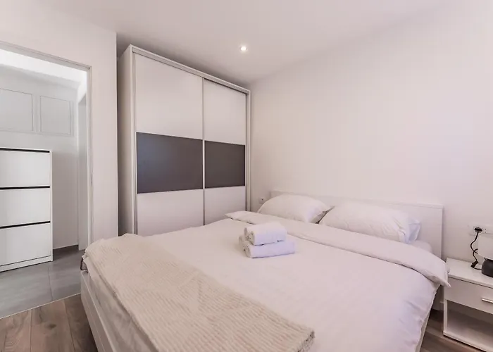 아파트 Bernie With A Pool 자다르