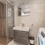 Bernie With A Pool Apartman *