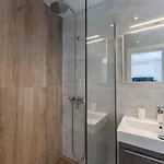 Bernie With A Pool Apartman