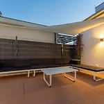 Apartman Bernie With A Pool