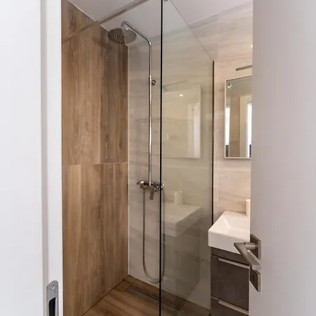 Bernie With A Pool * Zadar