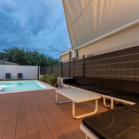 Bernie With A Pool *