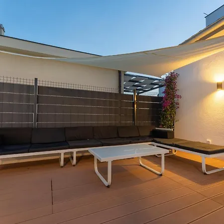 Apartman Bernie With A Pool