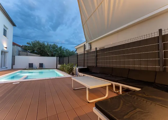 Bernie With A Pool *