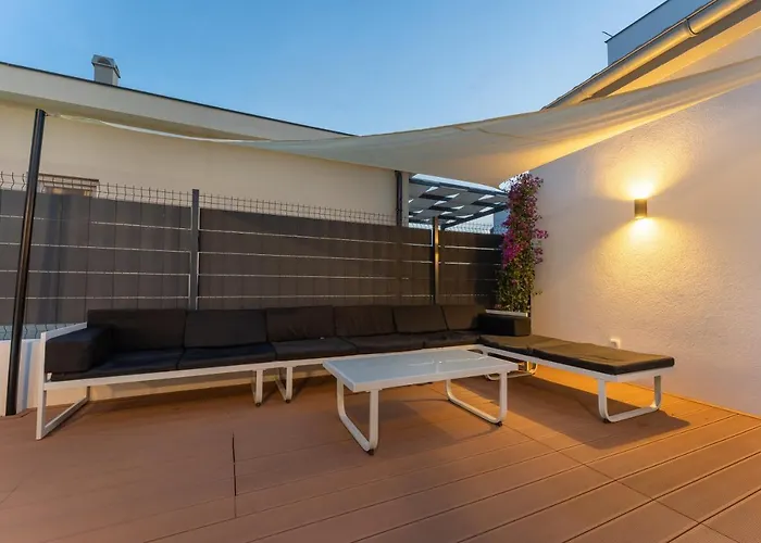 Апартаменты Bernie With A Pool